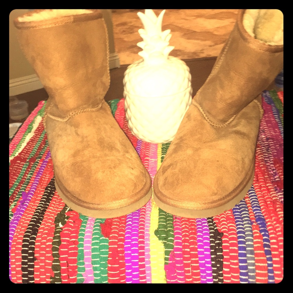 UGG short boots
